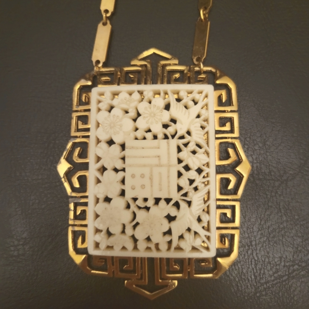 Rare Vendome Signed Elegant Faux Ivory Gold and Cream Pendant Necklace